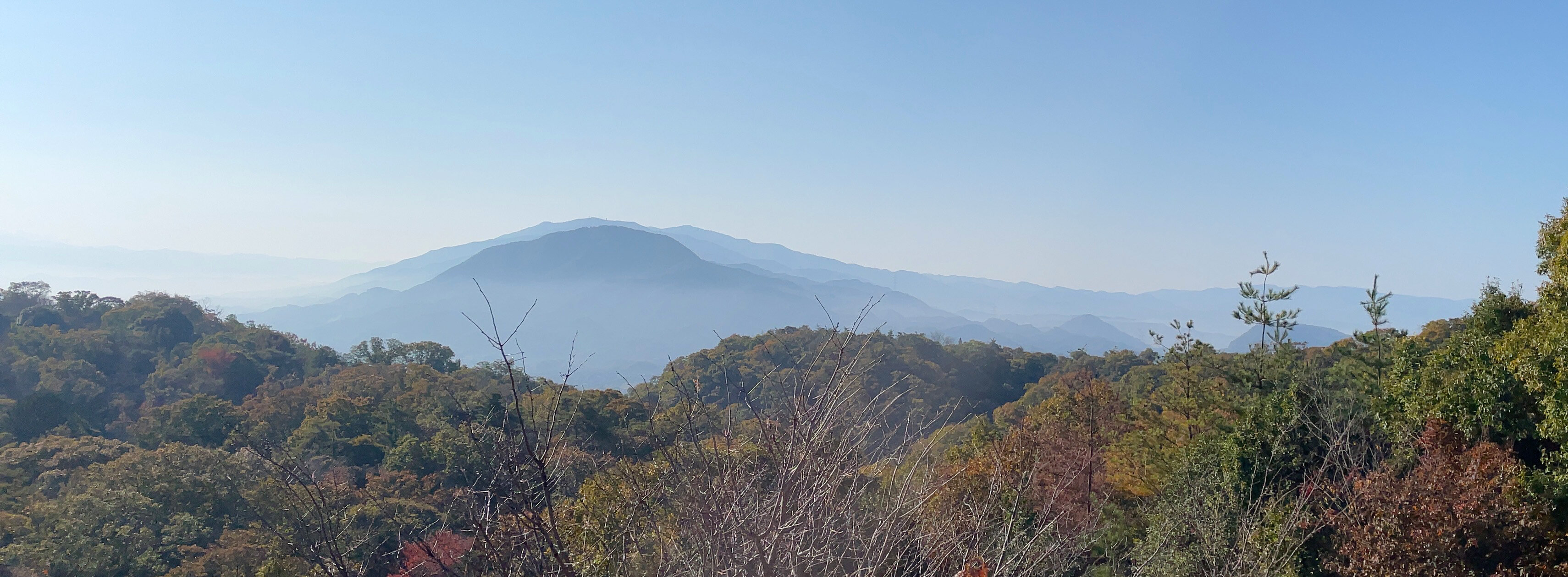 明神山から見た葛城修験の山々.JPG